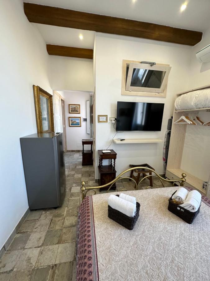 Terrazza Dei Mori - Seaview Terrace In Ortigia Daire Siraküza Dış mekan fotoğraf